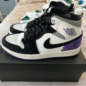 Air Jordan 1 Mid SE 'Varsity Purple'